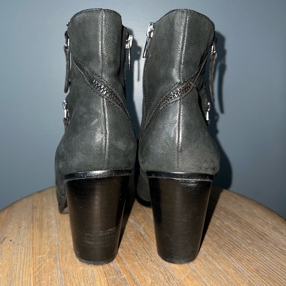 Vince Camuto Hinnegan Ankle Booties - Picture 4 of 7